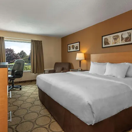 Comfort Inn Saguenay Exterior photo