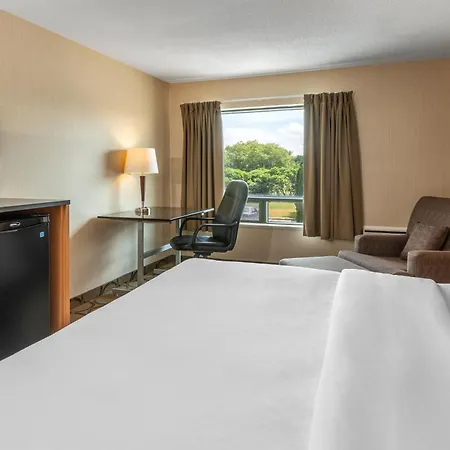 Comfort Inn Saguenay Exterior photo